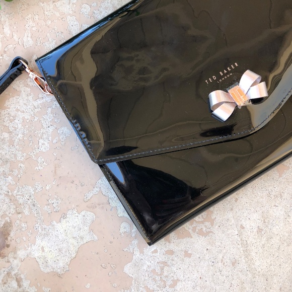 Ted Baker Handbags - Ted Baker Black Patent Shiny Rose Gold Bow Clutch